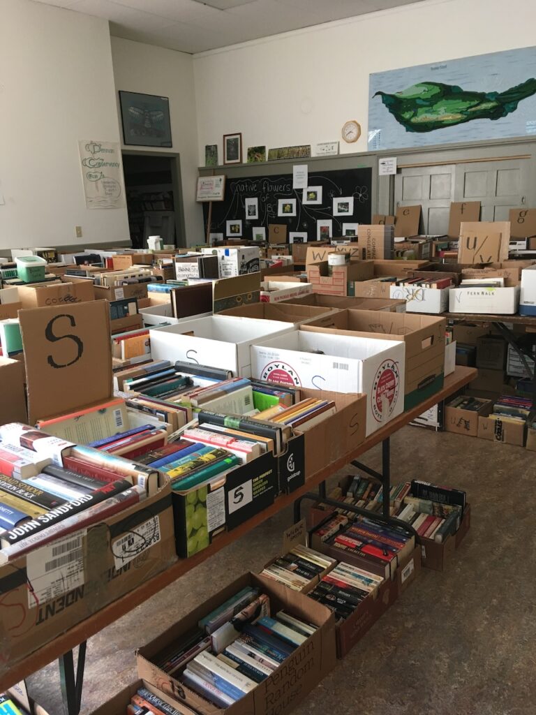 DCA-booksale_1